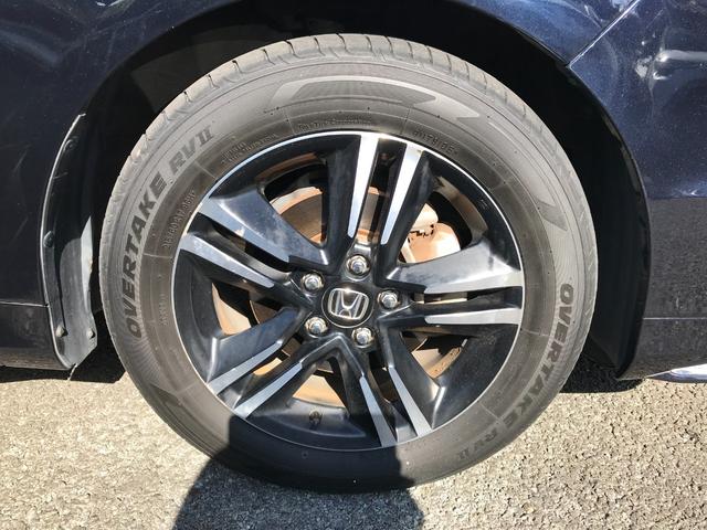 オデッセイハイブリッド ハイブリッドアブソルート・ホンダセンシングEXパック 純正8インチナビ フルセグTV バックカメラ ETC 後席フリップダウンモニター ホンダセンシング 純正17インチアルミ 両側電動スライドドア レーダークルーズコントロール 衝突軽減 レーンアシスト(11枚目)