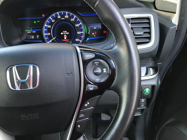 オデッセイハイブリッド ハイブリッドアブソルート・ホンダセンシングEXパック 純正8インチナビ フルセグTV バックカメラ ETC 後席フリップダウンモニター ホンダセンシング 純正17インチアルミ 両側電動スライドドア レーダークルーズコントロール 衝突軽減 レーンアシスト(15枚目)