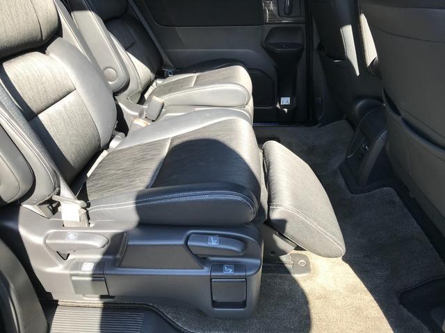 オデッセイハイブリッド ハイブリッドアブソルート・ホンダセンシングEXパック 純正8インチナビ フルセグTV バックカメラ ETC 後席フリップダウンモニター ホンダセンシング 純正17インチアルミ 両側電動スライドドア レーダークルーズコントロール 衝突軽減 レーンアシスト(23枚目)