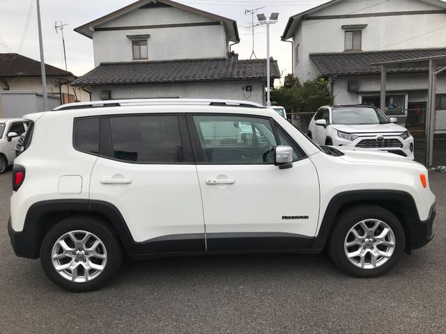 ジープ・レネゲード リミテッド 8.4インチUコネクトナビ バックカメラ ETC アダブティブクルーズコントロール ブラインドスポットモニター HIDライト F席パワーシート シートヒーター ステアリングヒーター プッシュスタート(7枚目)