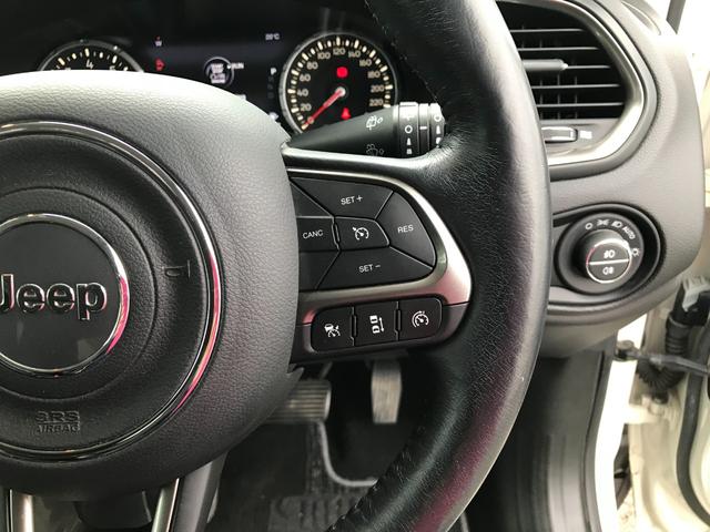 ジープ・レネゲード リミテッド 8.4インチUコネクトナビ バックカメラ ETC アダブティブクルーズコントロール ブラインドスポットモニター HIDライト F席パワーシート シートヒーター ステアリングヒーター プッシュスタート(15枚目)