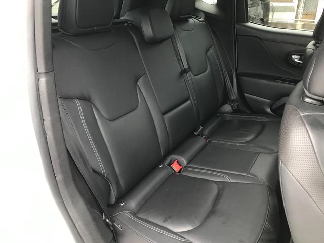 ジープ・レネゲード リミテッド 8.4インチUコネクトナビ バックカメラ ETC アダブティブクルーズコントロール ブラインドスポットモニター HIDライト F席パワーシート シートヒーター ステアリングヒーター プッシュスタート(23枚目)