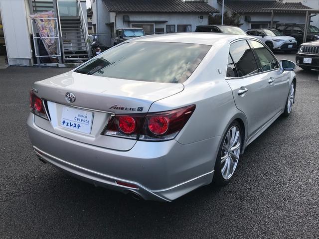 クリアランスソナー！車両と障害物とのおおよその距離を超音波センサーによって感知して、メーター内のマルチインフォメーションディスプレイの距離表示とブザー音で運転者にお知らせする補助装置です。