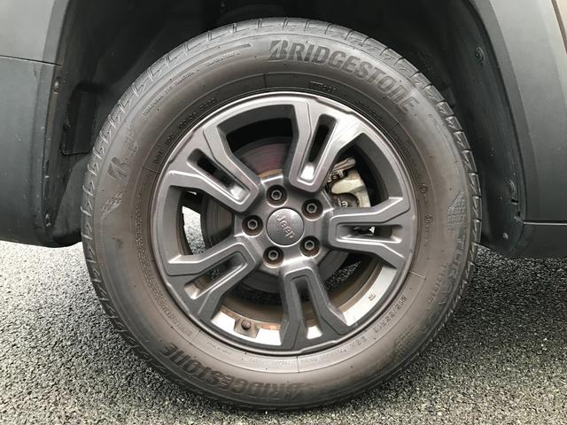 ジープ・レネゲード ロンジチュード ワンオーナー 純正ディスプレイオーディオ バックカメラ 純正16インチアルミ プッシュスタート Bluetooth ブラインドスポットモニター コーナーセンサー レーンアシスト クルーズコントロール(9枚目)