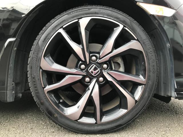 シビック ハッチバック　純正ナビ　フルセグＴＶ　バックカメラ　前後ドライブレコーダー　ＥＴＣ　クルーズコントロール　プッシュスタート　パドルシフト　衝突軽減　シートヒーター　レーンアシスト（9枚目）