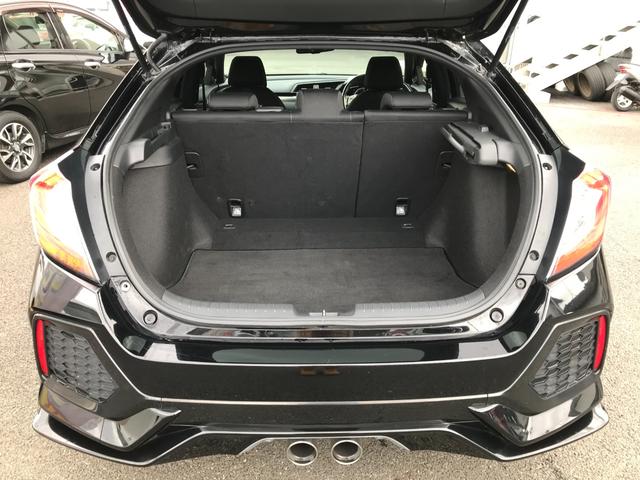 シビック ハッチバック　純正ナビ　フルセグＴＶ　バックカメラ　前後ドライブレコーダー　ＥＴＣ　クルーズコントロール　プッシュスタート　パドルシフト　衝突軽減　シートヒーター　レーンアシスト（25枚目）