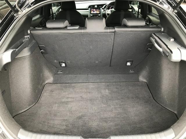 シビック ハッチバック　純正ナビ　フルセグＴＶ　バックカメラ　前後ドライブレコーダー　ＥＴＣ　クルーズコントロール　プッシュスタート　パドルシフト　衝突軽減　シートヒーター　レーンアシスト（26枚目）