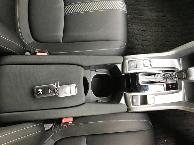 シビック ハッチバック　純正ナビ　フルセグＴＶ　バックカメラ　前後ドライブレコーダー　ＥＴＣ　クルーズコントロール　プッシュスタート　パドルシフト　衝突軽減　シートヒーター　レーンアシスト（33枚目）