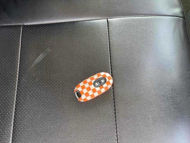 ハスラー Ｇ　ナビ　衝突被害軽減システム　オートライト　スマートキー　アイドリングストップ　電動格納ミラー　シートヒーター　ベンチシート　ＣＶＴ　盗難防止システム　ＡＢＳ　ＥＳＣ　ＣＤ　ＤＶＤ再生（8枚目）