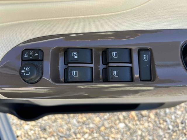 ムーヴキャンバス Ｇメイクアップ　ＳＡＩＩＩ　ＥＴＣ　バックカメラ　両側電動スライドドア　ナビ　ＴＶ　クリアランスソナー　衝突被害軽減システム　オートマチックハイビーム　ＬＥＤヘッドランプ　スマートキー　アイドリングストップ　電動格納ミラー（12枚目）