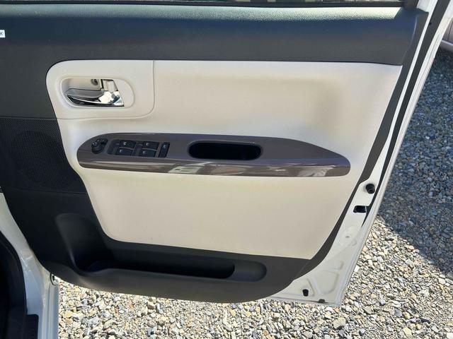 ムーヴキャンバス Ｇメイクアップ　ＳＡＩＩＩ　ＥＴＣ　バックカメラ　両側電動スライドドア　ナビ　ＴＶ　クリアランスソナー　衝突被害軽減システム　オートマチックハイビーム　ＬＥＤヘッドランプ　スマートキー　アイドリングストップ　電動格納ミラー（42枚目）