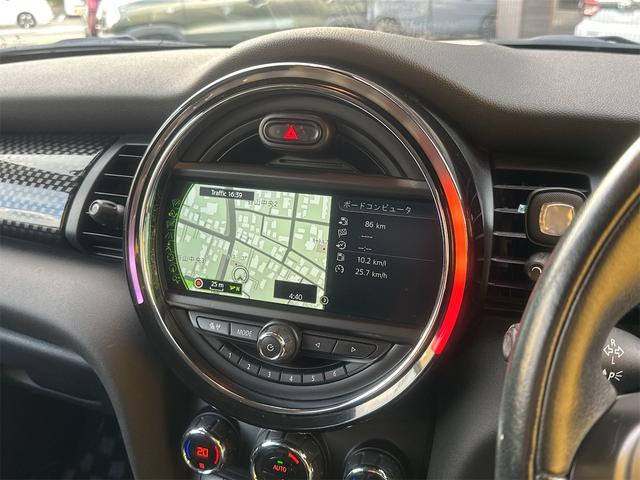 ＭＩＮＩ クーパーＳ　６速ＭＴ　ＨＤＤナビ　Ｂｌｕｅｔｏｏｔｈ接続　ＬＥＤヘッドライド　ＬＥＤフォグ　ＵＳＢ　ＡＵＸ　ミュージックサーバー　ミラーＥＴＣ　スマートキー×２　ローダウン　スイッチスタート　ワンオーナー（12枚目）
