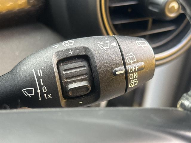 ＭＩＮＩ クーパーＳ　６速ＭＴ　ＨＤＤナビ　Ｂｌｕｅｔｏｏｔｈ接続　ＬＥＤヘッドライド　ＬＥＤフォグ　ＵＳＢ　ＡＵＸ　ミュージックサーバー　ミラーＥＴＣ　スマートキー×２　ローダウン　スイッチスタート　ワンオーナー（19枚目）