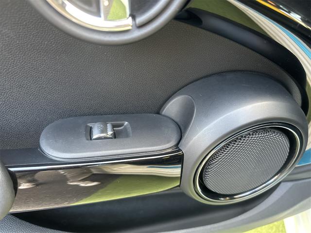 ＭＩＮＩ クーパーＳ　６速ＭＴ　ＨＤＤナビ　Ｂｌｕｅｔｏｏｔｈ接続　ＬＥＤヘッドライド　ＬＥＤフォグ　ＵＳＢ　ＡＵＸ　ミュージックサーバー　ミラーＥＴＣ　スマートキー×２　ローダウン　スイッチスタート　ワンオーナー（36枚目）