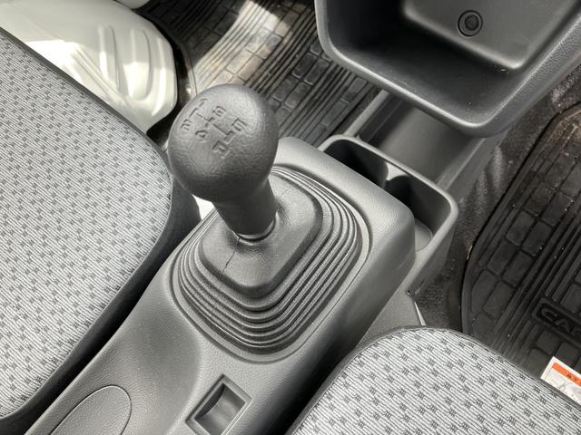 キャリイトラック 　４ＷＤ　軽トラック　ＭＴ　オートライト　ＥＳＣ　エアコン　運転席エアバッグ　助手席エアバッグ（8枚目）
