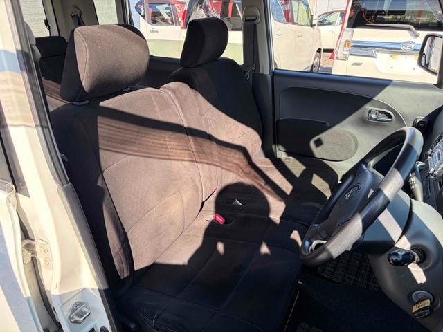 タント カスタムＬ　ＨＩＤ　キーレスエントリー　電動格納ミラー　ベンチシート　ＡＴ　盗難防止システム　ＡＢＳ　ＣＤ　ＭＤ　衝突安全ボディ　エアコン　パワーステアリング（11枚目）