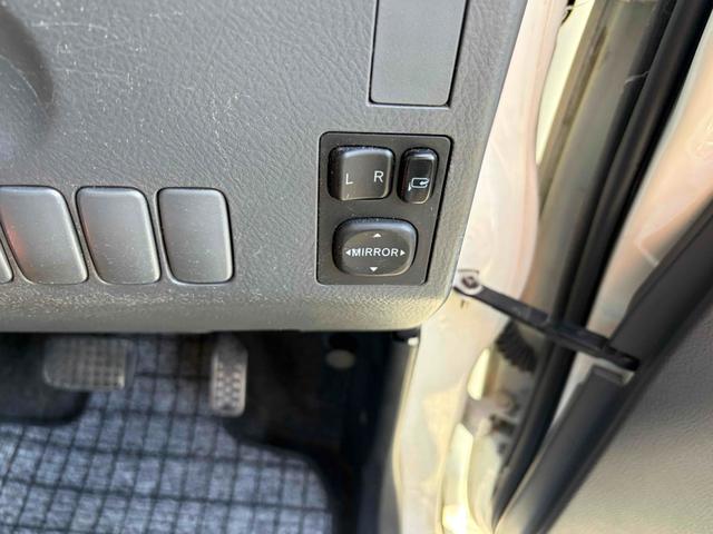 タント カスタムＬ　ＨＩＤ　キーレスエントリー　電動格納ミラー　ベンチシート　ＡＴ　盗難防止システム　ＡＢＳ　ＣＤ　ＭＤ　衝突安全ボディ　エアコン　パワーステアリング（18枚目）