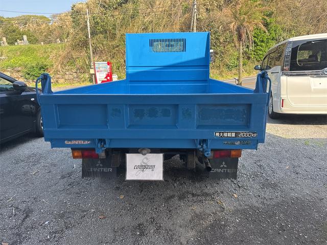 キャンター ダンプ　ＭＴ　後輪ダブル　エアコン　運転席エアバッグ（9枚目）