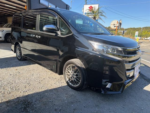 TOYOTA NOAH HYBRID SI WxB III