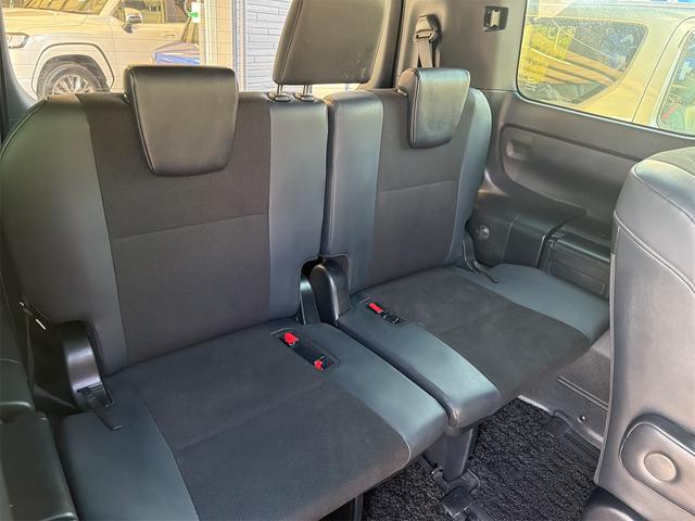 TOYOTA NOAH HYBRID SI WxB III