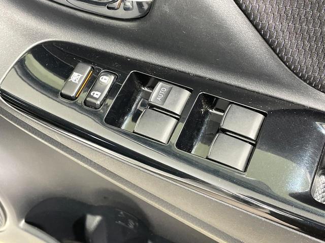 ヴィッツ Ｆ　セーフティーエディションＩＩ　衝突軽減装置　ＳＤナビ　ＥＴＣ　スマートキー　コーナーセンサー　車線逸脱警報　禁煙車　アイドリングストップ　電動格納ミラー　ＣＤ再生　オートマチックハイビーム（41枚目）
