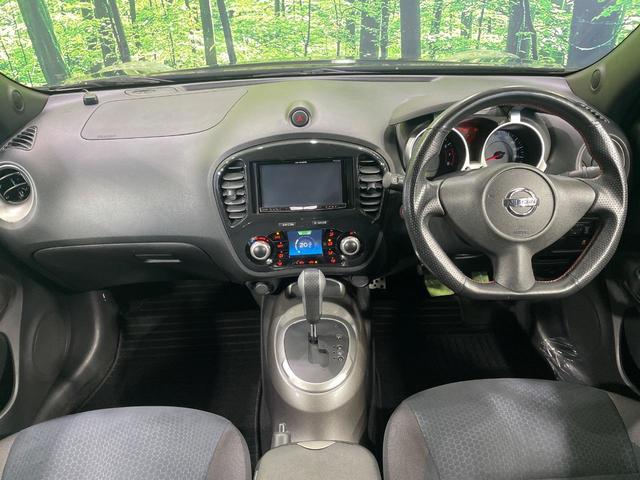ジューク １６ＧＴ　タイプＶ　ターボ　ＨＤＤナビ　バックカメラ　禁煙車　ドラレコ　スマートキー　ＨＩＤヘッド　ＥＴＣ　オートライト　オートエアコン　１８インチアルミ　Ｂｌｕｅｔｏｏｔｈ　ＣＤ　ＤＶＤ　フルセグ　革巻きステアリング（2枚目）