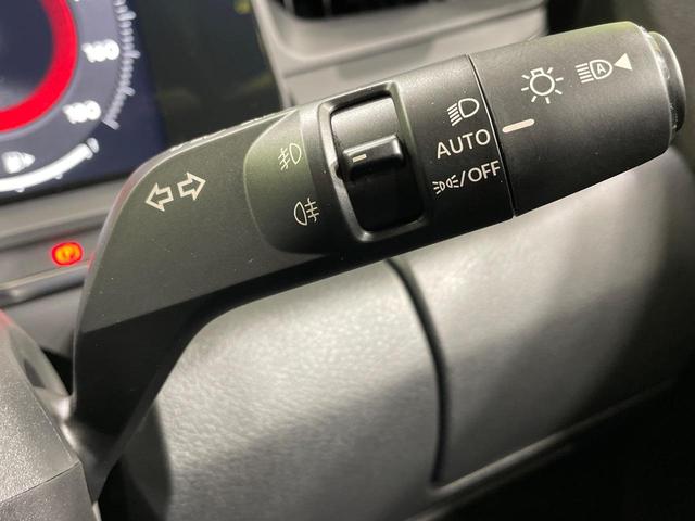 オーラ ニスモ　フルエアロ　メーカー９型ナビ　全周囲カメラ　衝突軽減装置　プロパイロット　禁煙車　前席シートヒーター　ハーフレザーシート　ドラレコ　コーナーセンサー　スマートキー　ＬＥＤヘッド　ＥＴＣ　車線逸脱警報（58枚目）