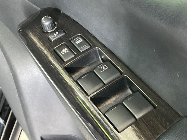エルグランド 250ハイウェイスターアーバンクロム 両側電動ドア メーカー8型ナビ フリップダウンモニター 全周囲カメラ 100V電源 禁煙車 ハーフレザーシート ドラレコ スマートキー HIDヘッド ETC オートライト デュアルエアコン(59枚目)