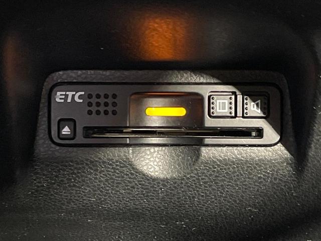 フィット G・10thアニバーサリー 純正SDナビ 禁煙車 スマートキー LEDヘッド オートライト CD DVD再生 地デジ(5枚目)