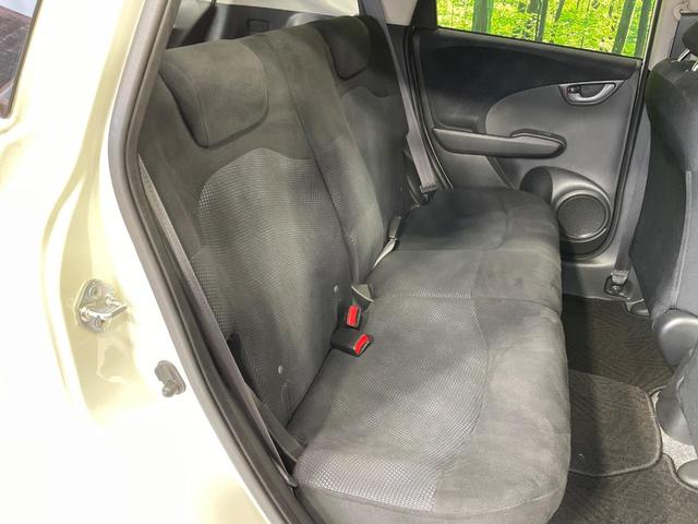 フィット G・10thアニバーサリー 純正SDナビ 禁煙車 スマートキー LEDヘッド オートライト CD DVD再生 地デジ(8枚目)