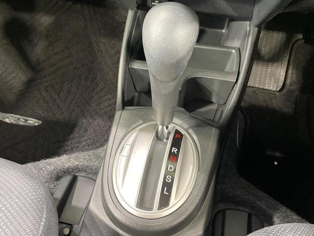 フィット G・10thアニバーサリー 純正SDナビ 禁煙車 スマートキー LEDヘッド オートライト CD DVD再生 地デジ(37枚目)