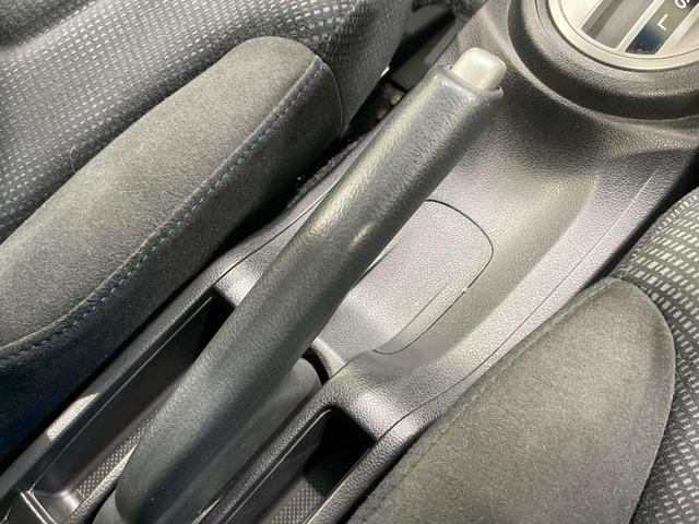 フィット G・10thアニバーサリー 純正SDナビ 禁煙車 スマートキー LEDヘッド オートライト CD DVD再生 地デジ(38枚目)