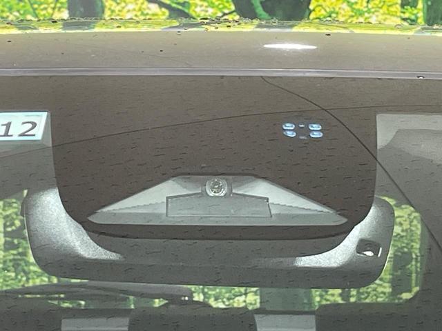 ヴェゼル e:HEV Z 全周囲カメラ 衝突被害軽減システム レーダークルーズ 電動リアゲート ハーフレザーシート コーナーセンサー スマートキー LEDヘッド ETC2.0 オートハイビーム 車線逸脱警報 オートライト(5枚目)