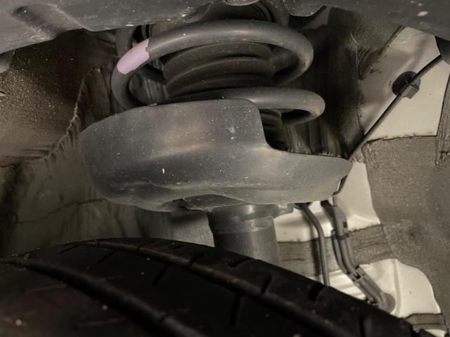 プリウス Ｚ　純正１２インチナビ　全周囲カメラ　衝突被害軽減システム　レーダークルーズ　禁煙車　前席シートエアコン　コーナーセンサー　スマートキー　ＬＥＤヘッドライト　ＥＴＣ２．０　オートハイビーム（21枚目）