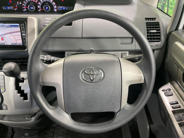 ノア Ｓ　両側電動ドア　純正ＨＤＤナビ　後席モニター　バックカメラ　禁煙車　スマートキー　ＨＩＤヘッド　ビルトインＥＴＣ　デュアルエアコン　ＣＤ　ＤＶＤ再生　地デジ（11枚目）