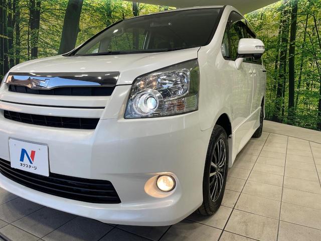 ノア Ｓ　両側電動ドア　純正ＨＤＤナビ　後席モニター　バックカメラ　禁煙車　スマートキー　ＨＩＤヘッド　ビルトインＥＴＣ　デュアルエアコン　ＣＤ　ＤＶＤ再生　地デジ（12枚目）
