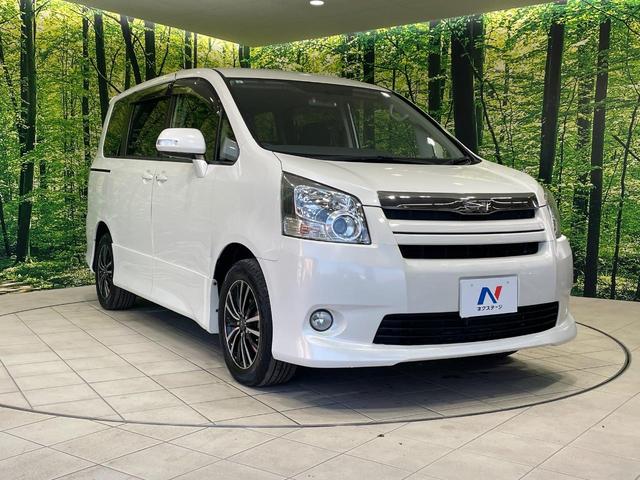 ノア Ｓ　両側電動ドア　純正ＨＤＤナビ　後席モニター　バックカメラ　禁煙車　スマートキー　ＨＩＤヘッド　ビルトインＥＴＣ　デュアルエアコン　ＣＤ　ＤＶＤ再生　地デジ（16枚目）