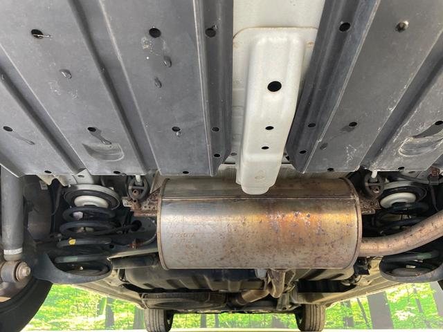 ノア Ｓ　両側電動ドア　純正ＨＤＤナビ　後席モニター　バックカメラ　禁煙車　スマートキー　ＨＩＤヘッド　ビルトインＥＴＣ　デュアルエアコン　ＣＤ　ＤＶＤ再生　地デジ（19枚目）