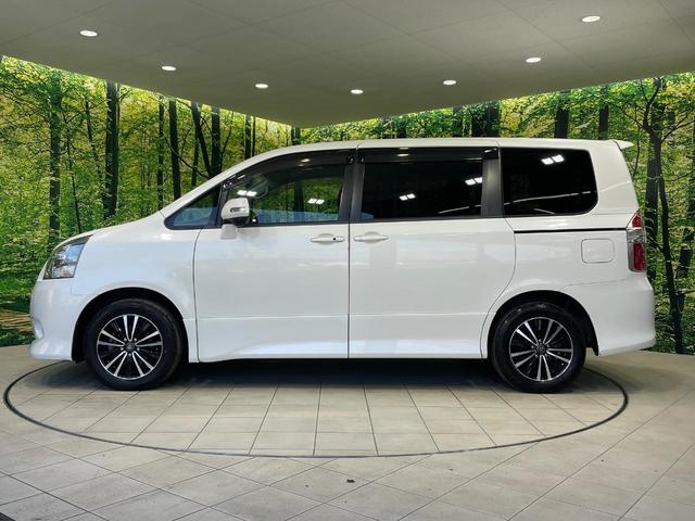 ノア Ｓ　両側電動ドア　純正ＨＤＤナビ　後席モニター　バックカメラ　禁煙車　スマートキー　ＨＩＤヘッド　ビルトインＥＴＣ　デュアルエアコン　ＣＤ　ＤＶＤ再生　地デジ（25枚目）