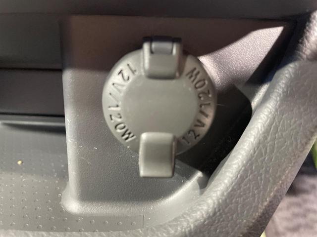 ノア Ｓ　両側電動ドア　純正ＨＤＤナビ　後席モニター　バックカメラ　禁煙車　スマートキー　ＨＩＤヘッド　ビルトインＥＴＣ　デュアルエアコン　ＣＤ　ＤＶＤ再生　地デジ（41枚目）