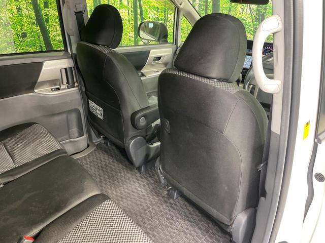 ノア Ｓ　両側電動ドア　純正ＨＤＤナビ　後席モニター　バックカメラ　禁煙車　スマートキー　ＨＩＤヘッド　ビルトインＥＴＣ　デュアルエアコン　ＣＤ　ＤＶＤ再生　地デジ（43枚目）