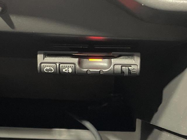ノート X DIG-S Vセレクション+セーフティII 衝突軽減装置 全周囲カメラ 純正ナビ コーナーセンサー ETC LEDヘッド スマートキー オートライト オートエアコン 禁煙車 Bluetooth フルセグTV 電動格納ミラー(6枚目)