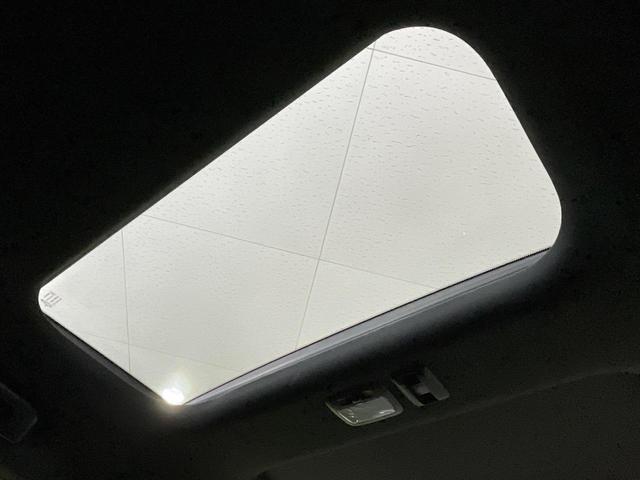 エクリプスクロス ブラックエディション 純正8インチナビ 4WD サンルーフ 全周囲カメラ 衝突被害軽減システム レーダークルーズ 禁煙車 電動リアゲート ハーフレザーシート 全席シートヒーター パワーシート コーナーセンサー(3枚目)