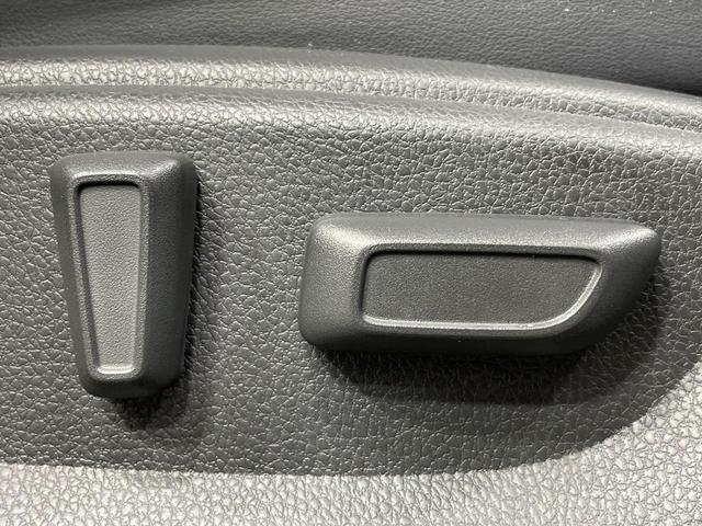 エクリプスクロス ブラックエディション 純正8インチナビ 4WD サンルーフ 全周囲カメラ 衝突被害軽減システム レーダークルーズ 禁煙車 電動リアゲート ハーフレザーシート 全席シートヒーター パワーシート コーナーセンサー(43枚目)