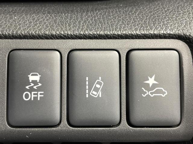 エクリプスクロス ブラックエディション 純正8インチナビ 4WD サンルーフ 全周囲カメラ 衝突被害軽減システム レーダークルーズ 禁煙車 電動リアゲート ハーフレザーシート 全席シートヒーター パワーシート コーナーセンサー(67枚目)