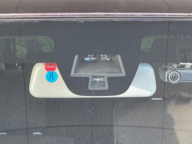 アルトラパン Fリミテッド 禁煙車 純正8型ナビ バックカメラ 衝突軽減装置 シートヒーター スマートキー ETC HIDヘッド 車線逸脱警報 オートライト オートエアコン 14インチAW CD/DVD再生 フルセグ(5枚目)