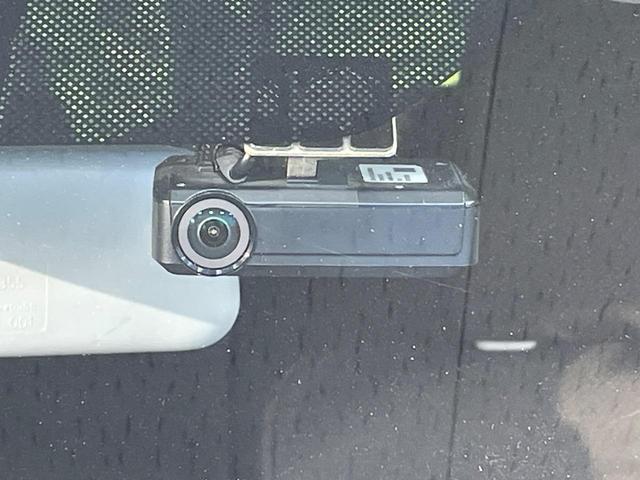 アルトラパン Fリミテッド 禁煙車 純正8型ナビ バックカメラ 衝突軽減装置 シートヒーター スマートキー ETC HIDヘッド 車線逸脱警報 オートライト オートエアコン 14インチAW CD/DVD再生 フルセグ(6枚目)