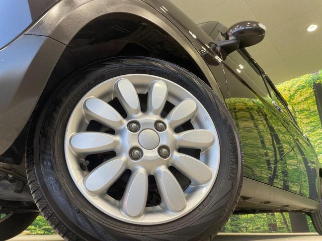 アルトラパン Fリミテッド 禁煙車 純正8型ナビ バックカメラ 衝突軽減装置 シートヒーター スマートキー ETC HIDヘッド 車線逸脱警報 オートライト オートエアコン 14インチAW CD/DVD再生 フルセグ(13枚目)