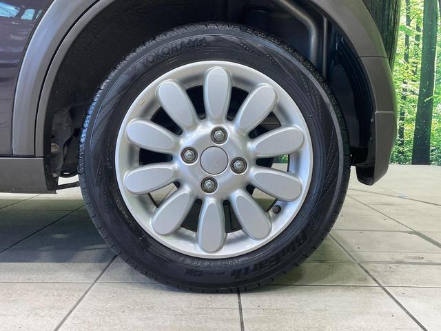 アルトラパン Fリミテッド 禁煙車 純正8型ナビ バックカメラ 衝突軽減装置 シートヒーター スマートキー ETC HIDヘッド 車線逸脱警報 オートライト オートエアコン 14インチAW CD/DVD再生 フルセグ(28枚目)