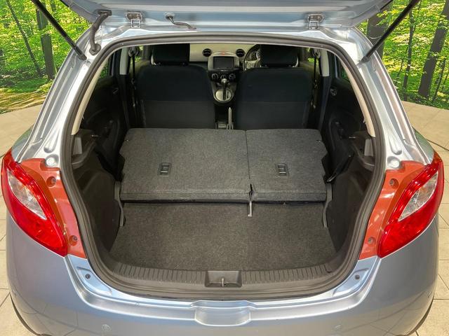 デミオ 13C-V スマートエディションII 純正ナビ バックカメラ 禁煙車 コーナーセンサー スマートキー HIDヘッド オートライト Bluetooth CD DVD再生 フルセグ ステアリングスイッチ フォグライト 電動格納ミラー(10枚目)